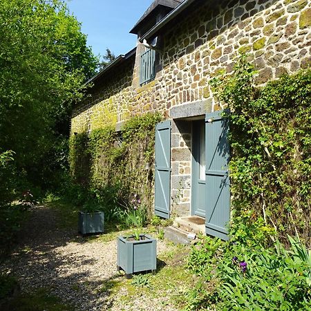 Le Domaine Panzió Les Iffs Kültér fotó