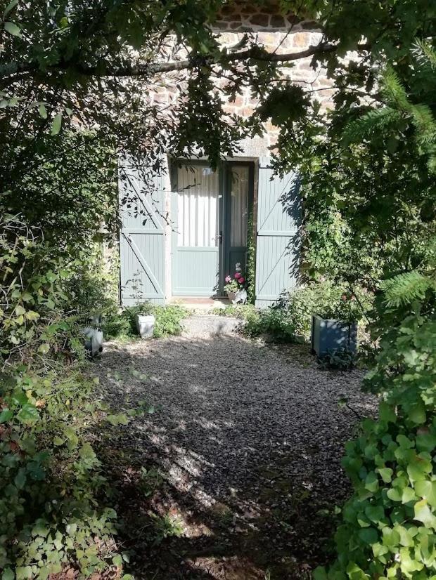 Le Domaine Panzió Les Iffs Kültér fotó