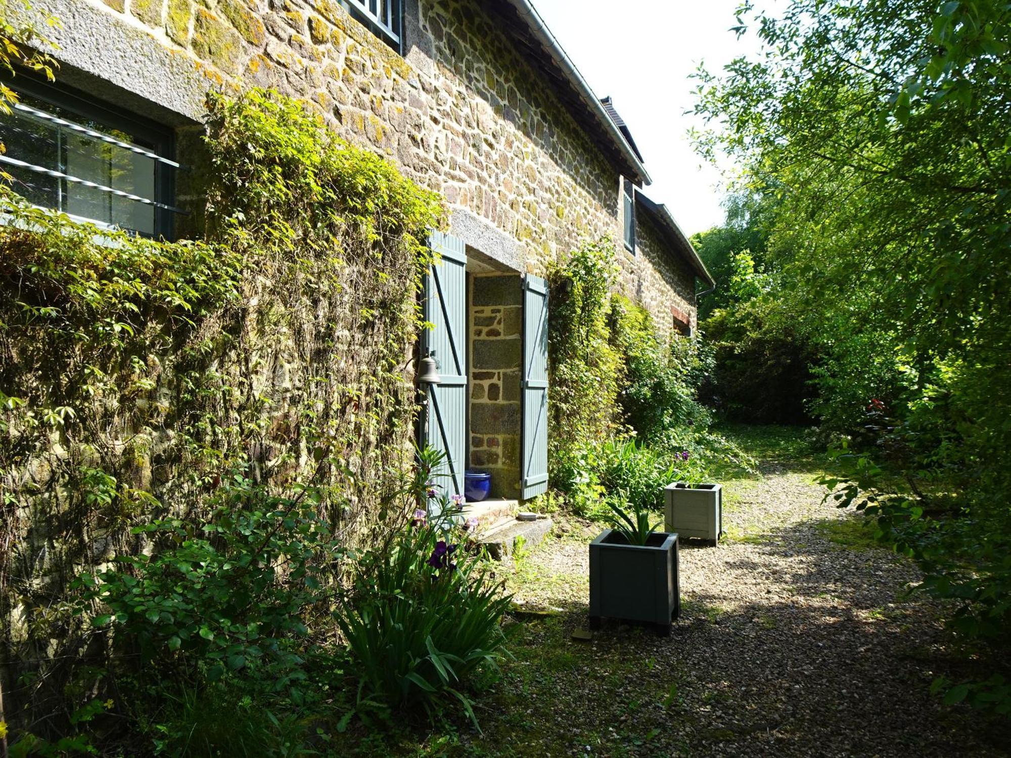 Le Domaine Panzió Les Iffs Kültér fotó